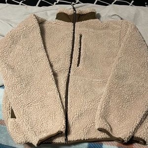 Mens Uniqlo Sherpa zip up jacket.  Size L